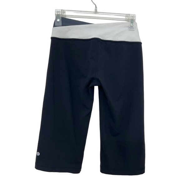 Lululemon Athletica cropped women's yoga pants size 6 - Picture 2 of 4